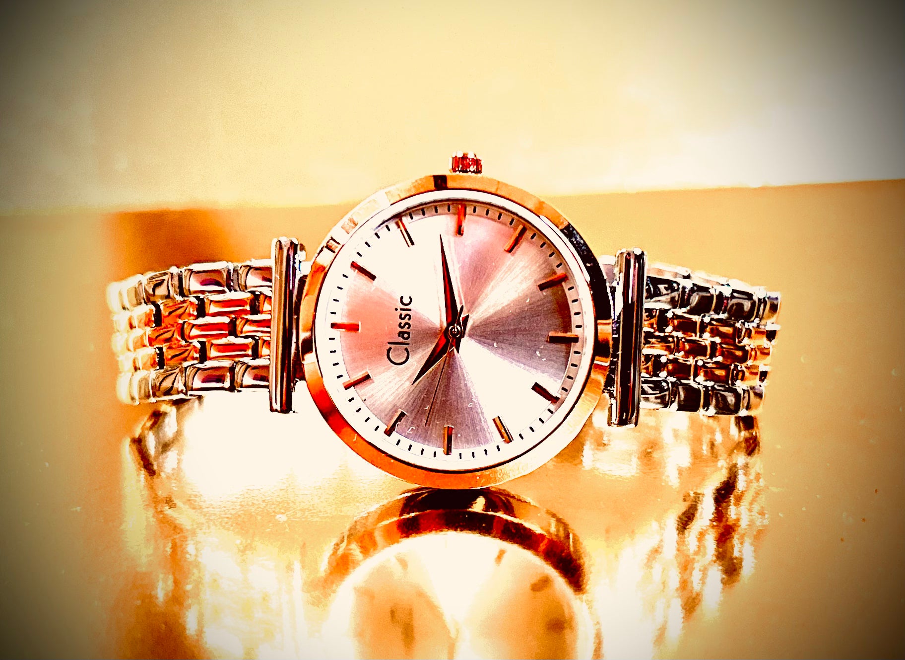 Classic Dual Tone Golden Hour Quartz Metallic Silver Round Dial Women's Watch (Rose Gold)