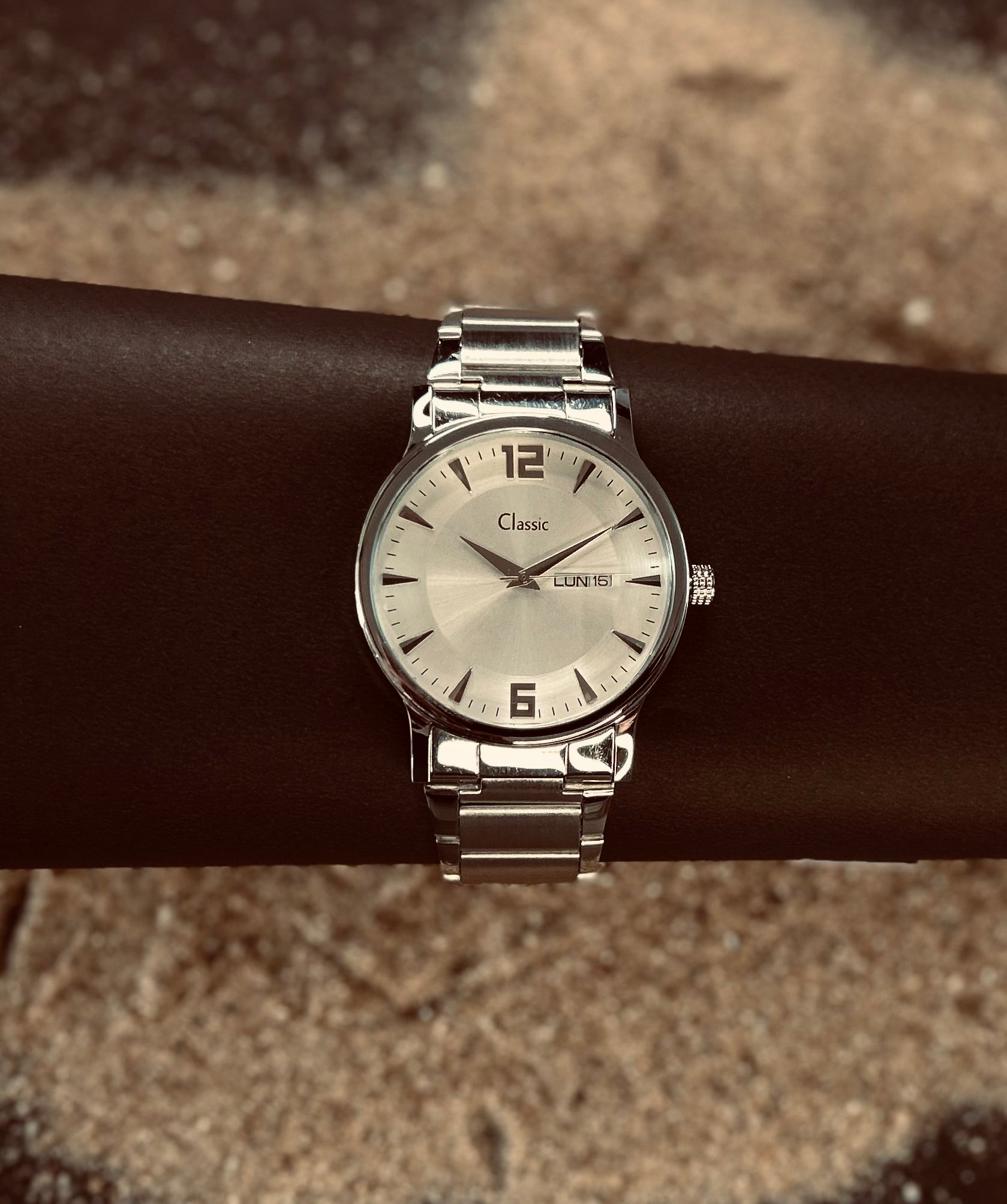 Classic Essentials Analog Watch with Day/Date Metallic Silver Dial with Stainless Steel Strap for Men